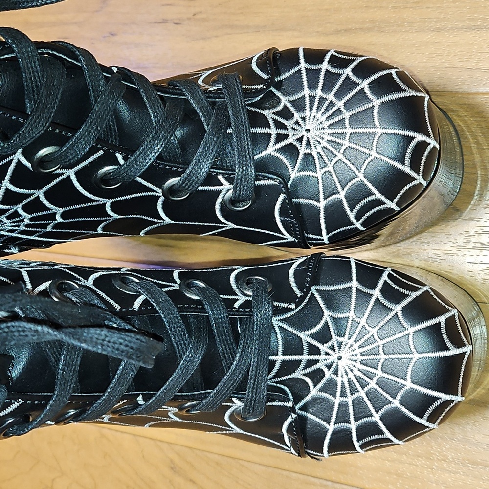 Demonia Spiderweb Torment Boots - Picture 11 of 11